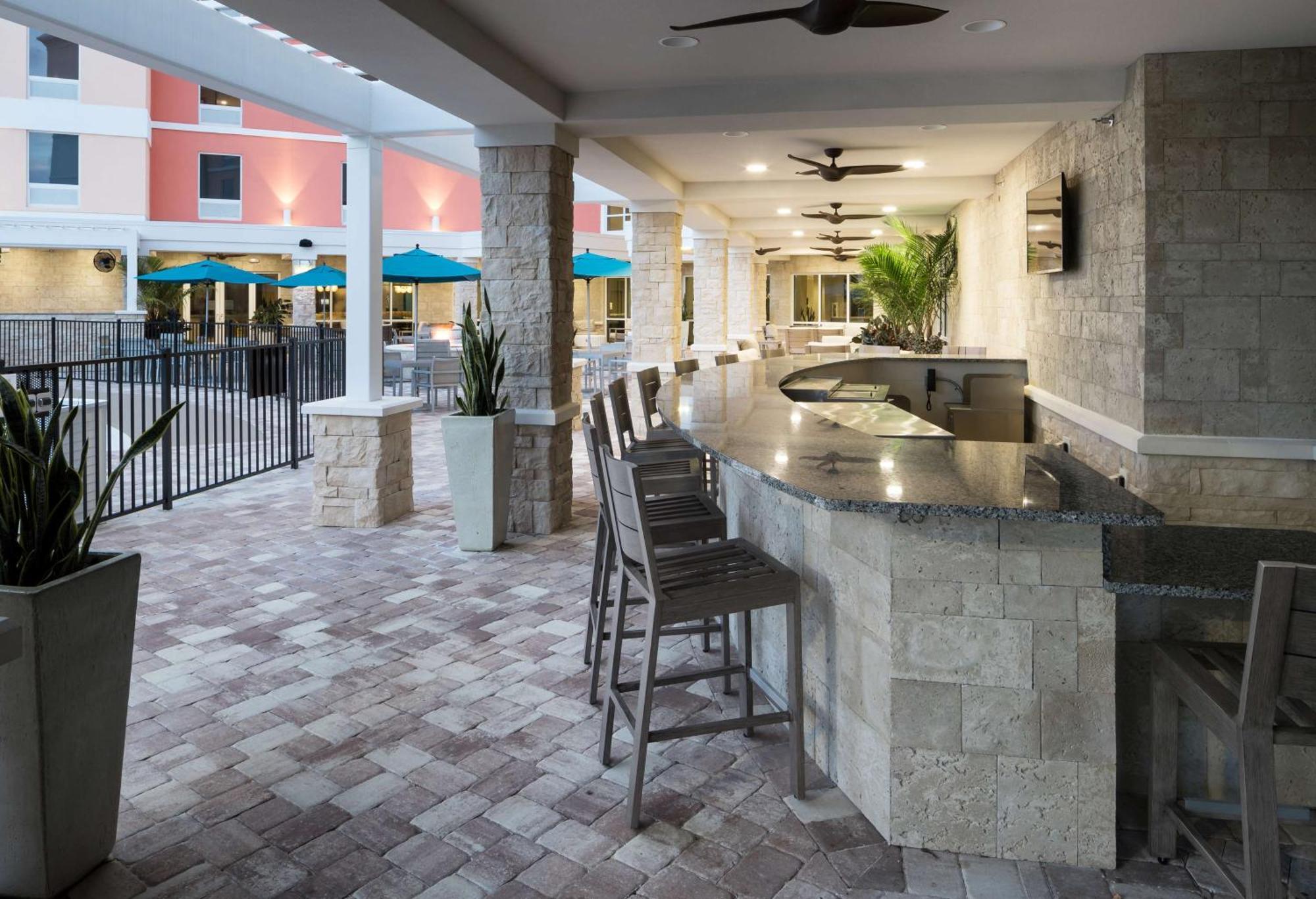Hampton Inn & Suites Cape Canaveral Cruise Port, Fl Exterior foto